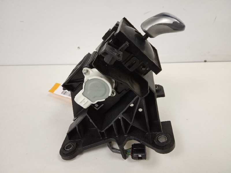 TOYOTA Auris 1 generation (2006-2012) Pommeau de changement de vitesse 25331309