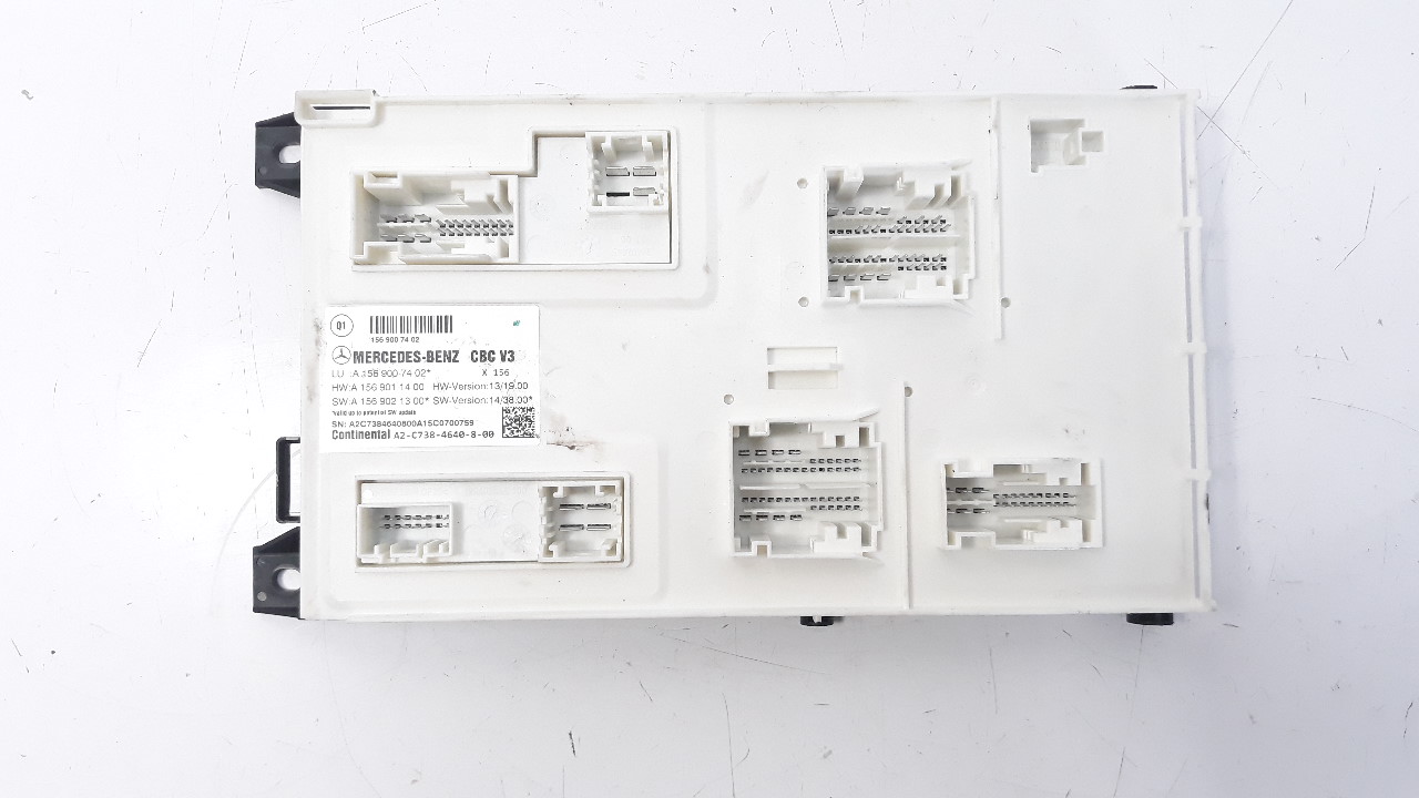 INFINITI Q30 1 generation (2016-2020) Fuse Box A1569007402 18629567