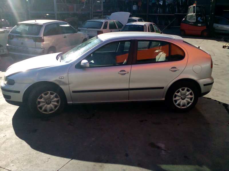 NISSAN Leon 1 generation (1999-2005) Priekšējo kreiso durvju ārējais rokturis 3B0837879A 18447990