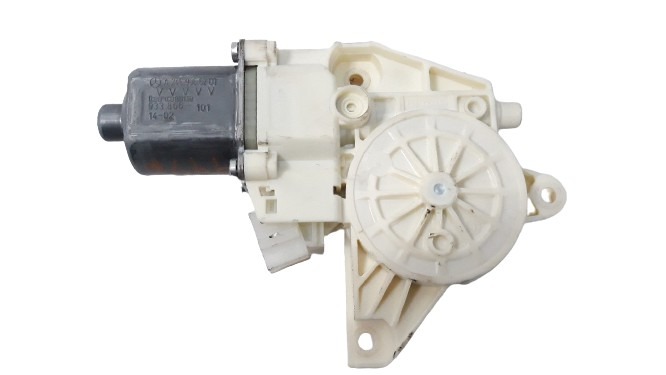 MERCEDES-BENZ A-Class W176 (2012-2018) Front Right Door Window Control Motor 2469065200 18667633