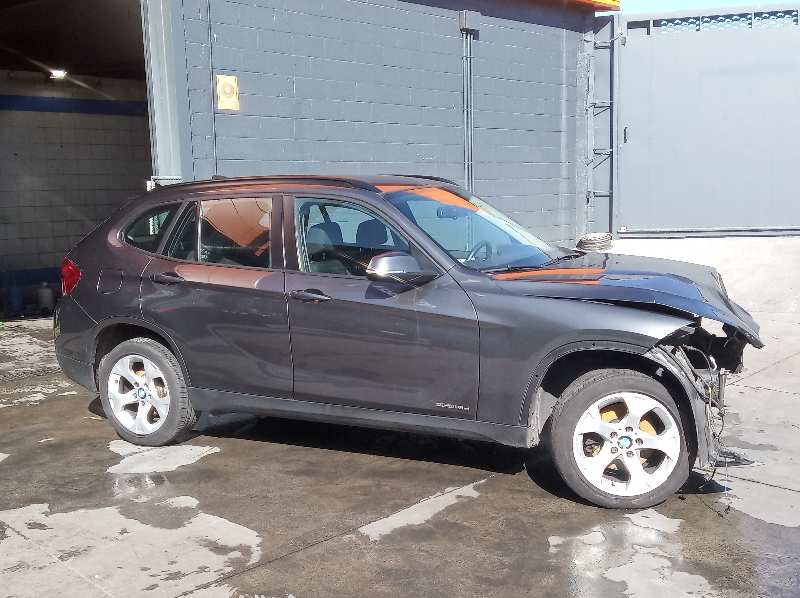 BMW X1 E84 (2009-2015) Priekinė dešinė apatinė šakė 31126763704 22812569