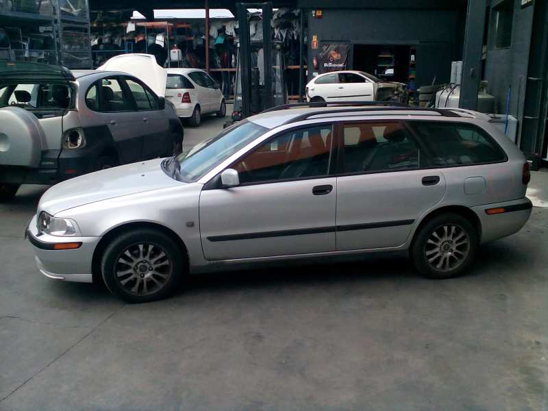 VOLVO V40 1 generation (1996-2004) Vindrutetorkare fram 039024170 18452741