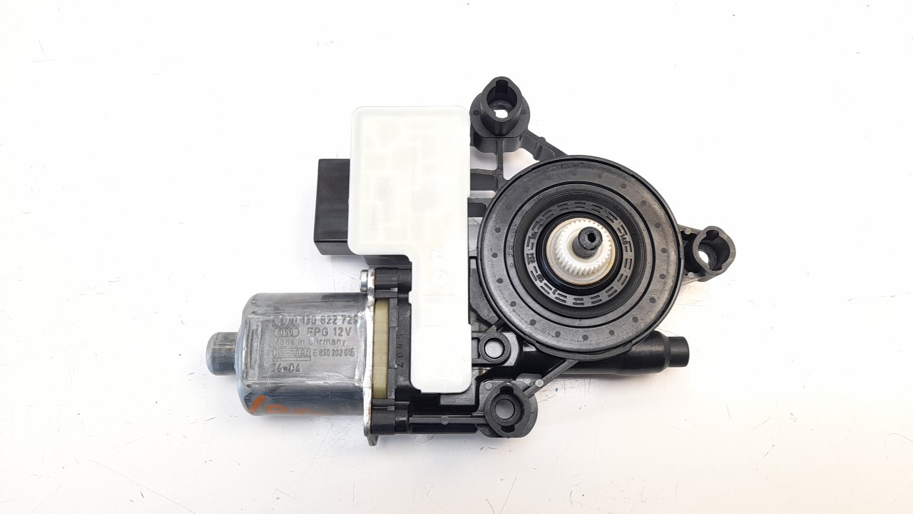 SEAT Leon 3 generation (2012-2020) Rear Left Door Window Control Motor 5Q0959811A 18758109