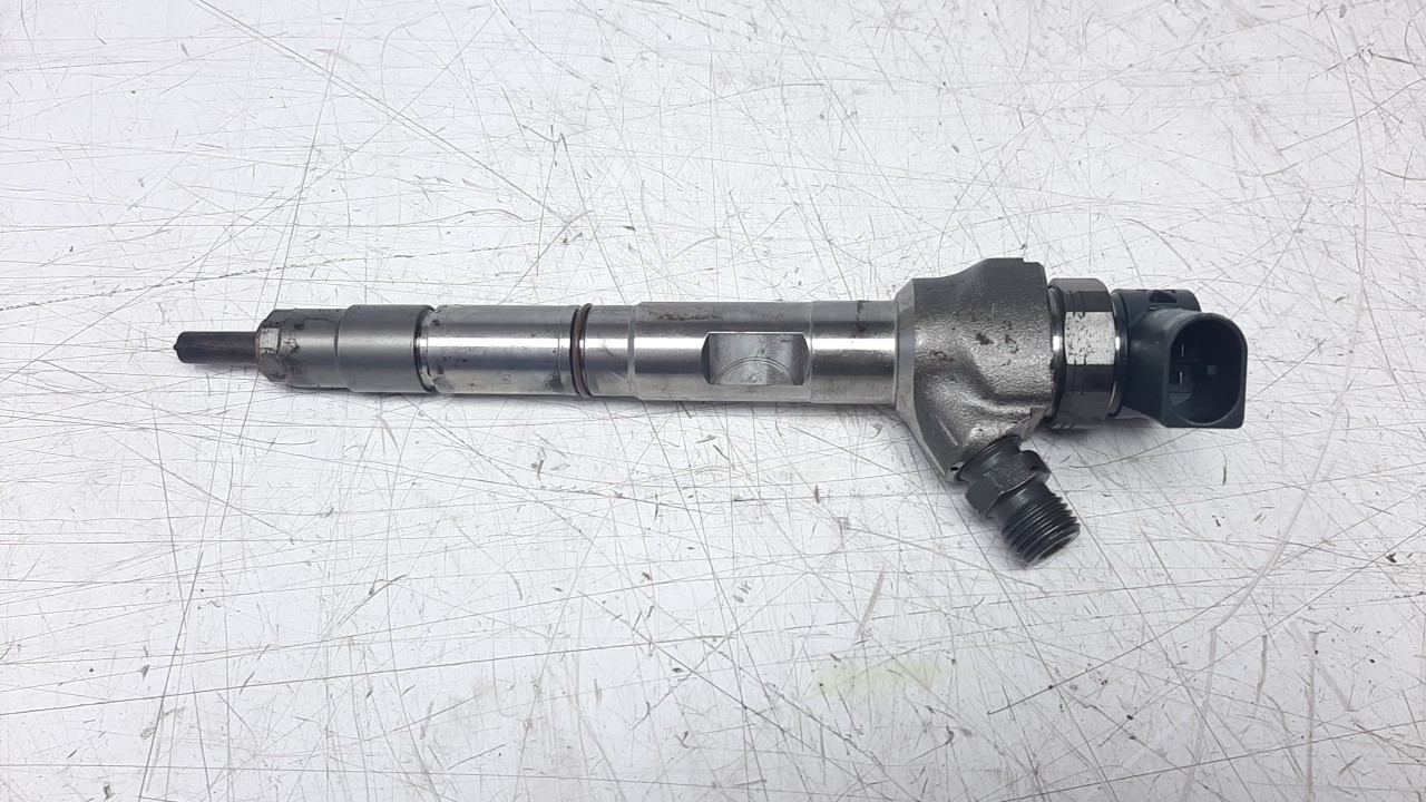 AUDI Q3 8U (2011-2020) Fuel Injector 04L130277AC 22834708