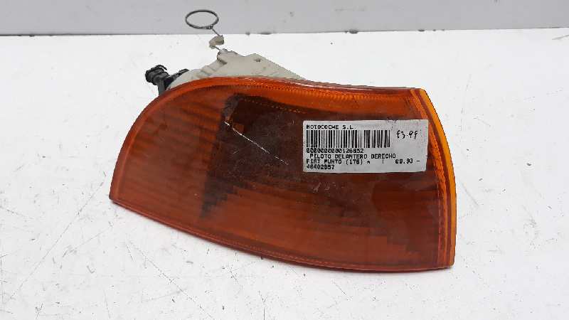 FIAT Punto 1 generation (1993-1999) Front Right Fender Turn Signal 46402657 18419307