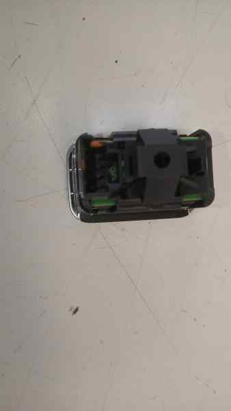 MERCEDES-BENZ CLA-Class C117 (2013-2016) Rear Right Door Window Control Switch 2049058102 18630796