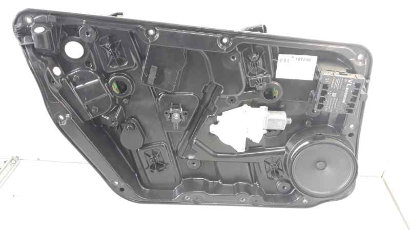 MERCEDES-BENZ A-Class W176 (2012-2018) Стеклоподъемник передней левой двери A1667200135 18592188