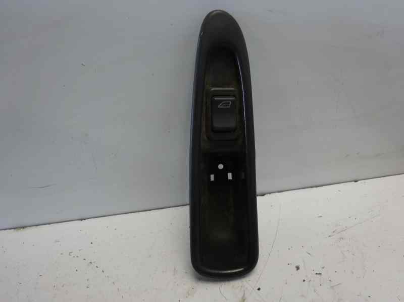 VOLVO S40 1 generation (1996-2004) Front Right Door Window Switch 25316925