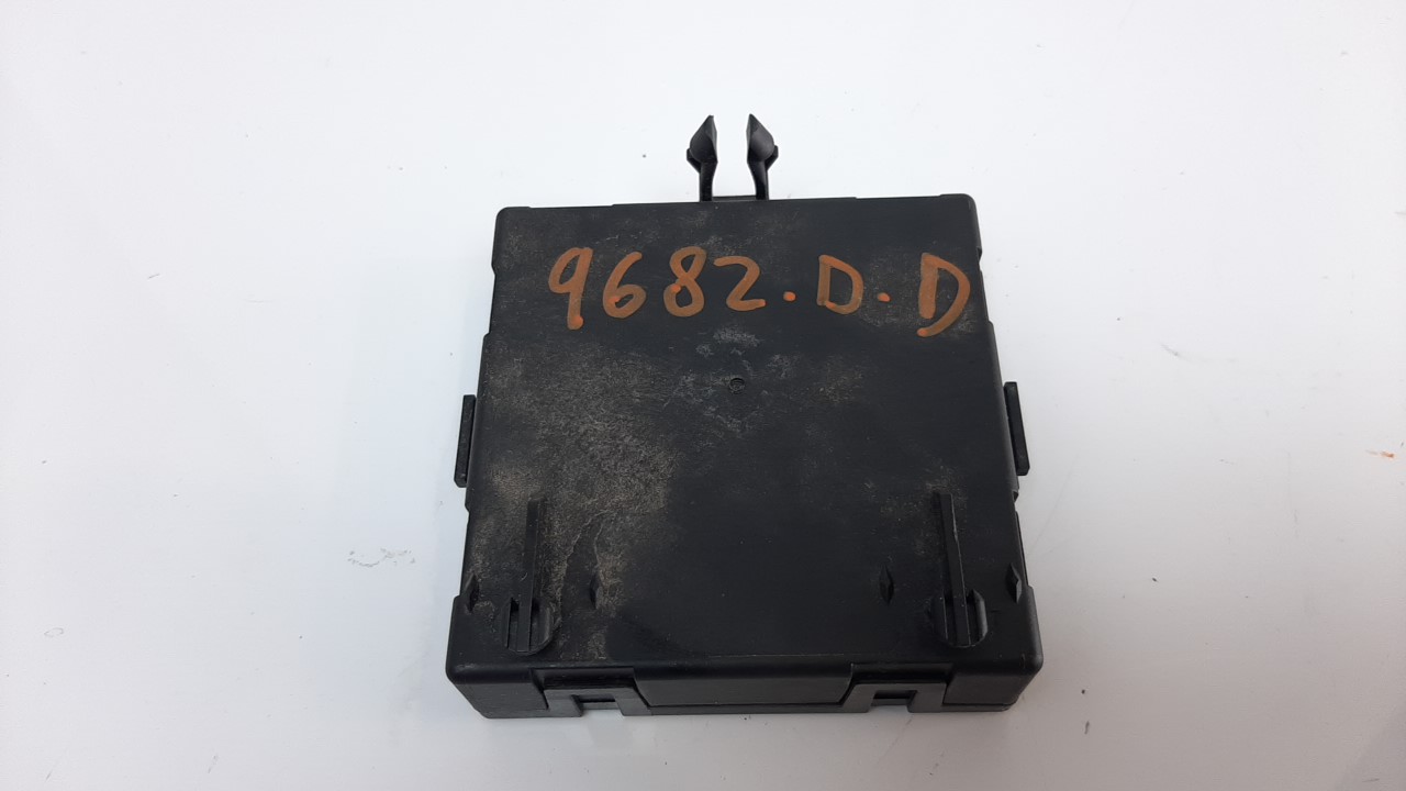 MERCEDES-BENZ CLA-Class C117 (2013-2016) Comfort Control Unit A1669000618 22830204