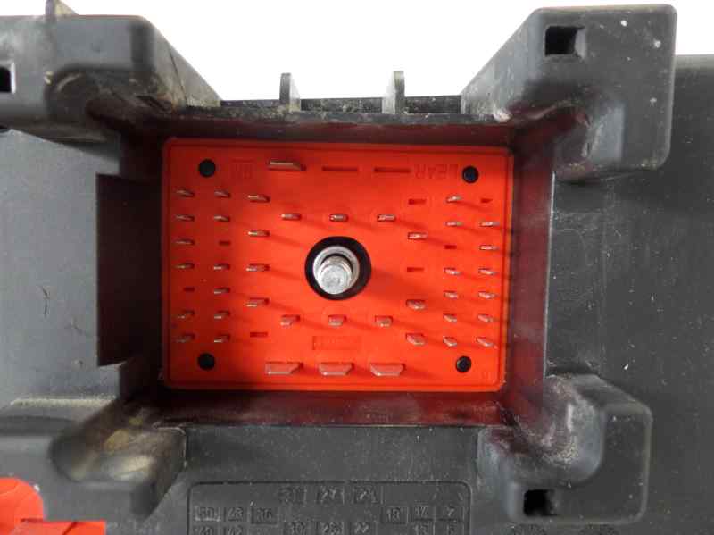 OPEL Vectra C (2002-2005) Fuse Box 13170900 18478361