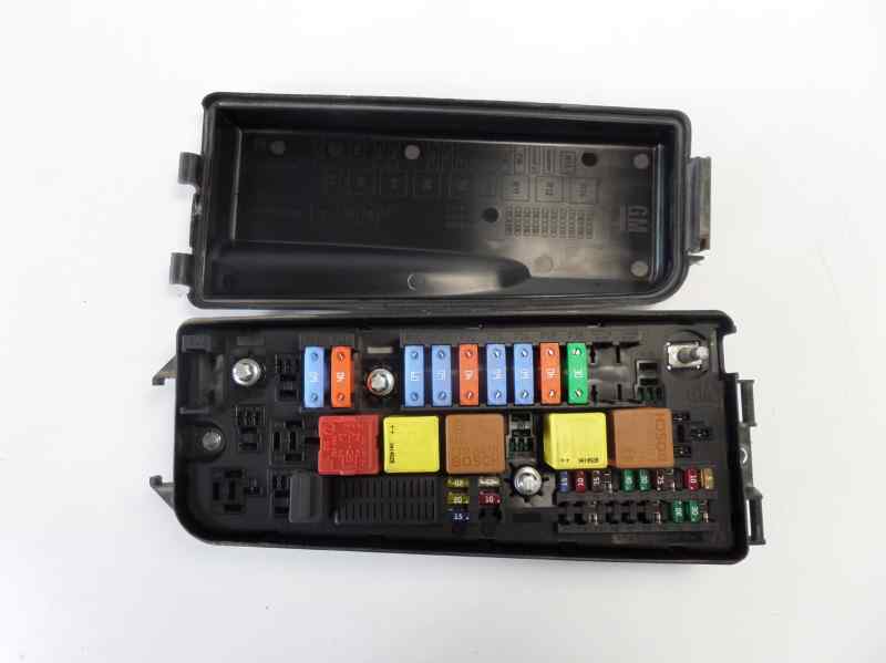 OPEL Vectra C (2002-2005) Fuse Box 13170900 18478361