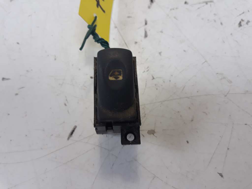 RENAULT Laguna 1 generation (1993-2001) Front Right Door Window Switch 7700417484 18558625