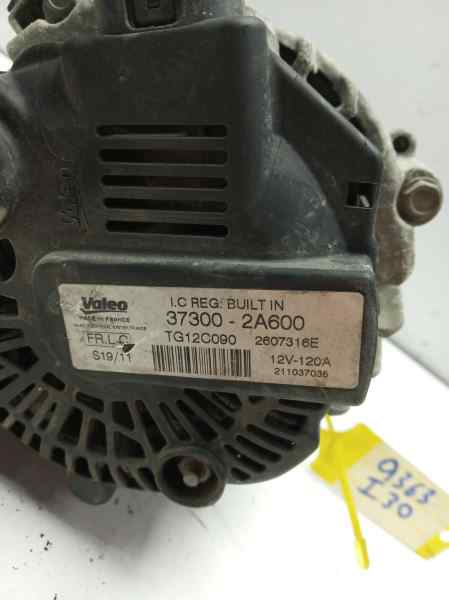 HYUNDAI i30 FD (1 generation) (2007-2012) Генератор 373002A600 18572996