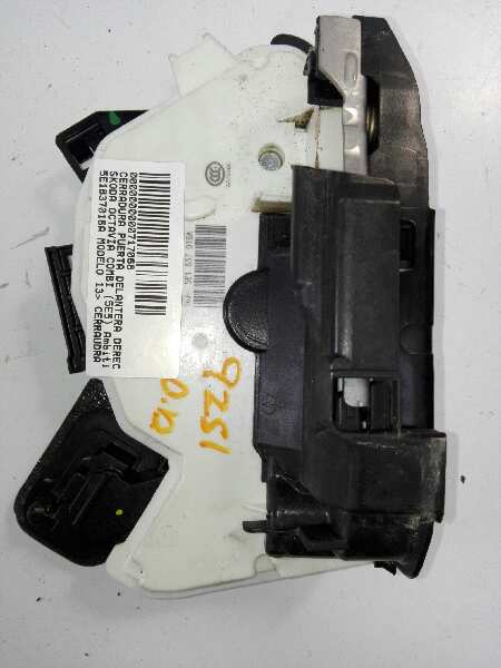 SKODA Yeti 1 generation (2009-2018) Front Right Door Lock 5E1837016A 18559336