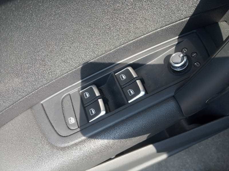AUDI A7 C7/4G (2010-2020) Кнопка стеклоподъемника передней левой двери 8U0959851 18688973
