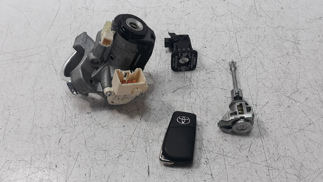 TOYOTA Avensis T27 Ignition Lock 8978305030 21336743