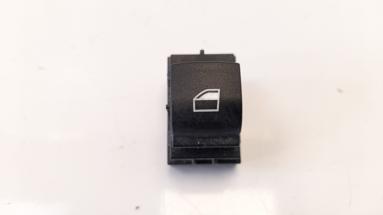 BMW 1 Series F20/F21 (2011-2020) Front Right Door Window Switch 920810701 18641798