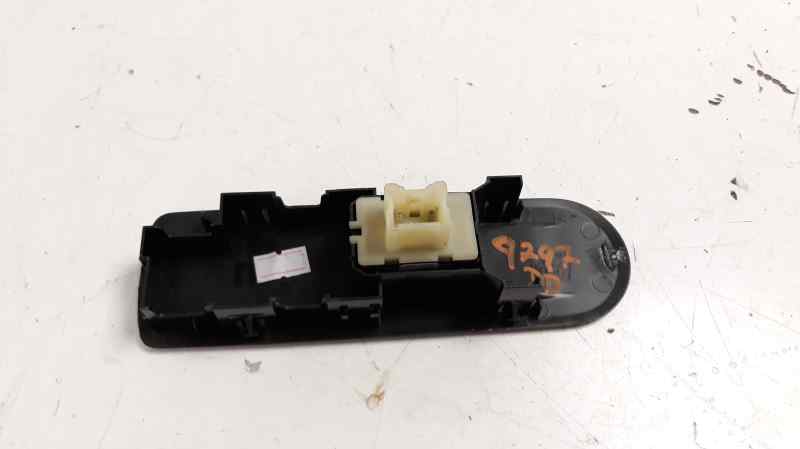 RENAULT Clio 3 generation (2005-2012) Front Right Door Window Switch 254218614R 18642407