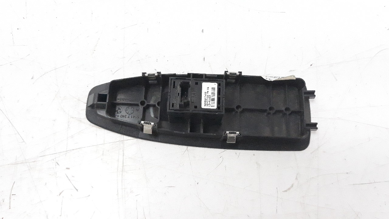 BMW 3 Series F30/F31 (2011-2020) Jobb első ajtó ablakemelő gombja 61319208107 24019164