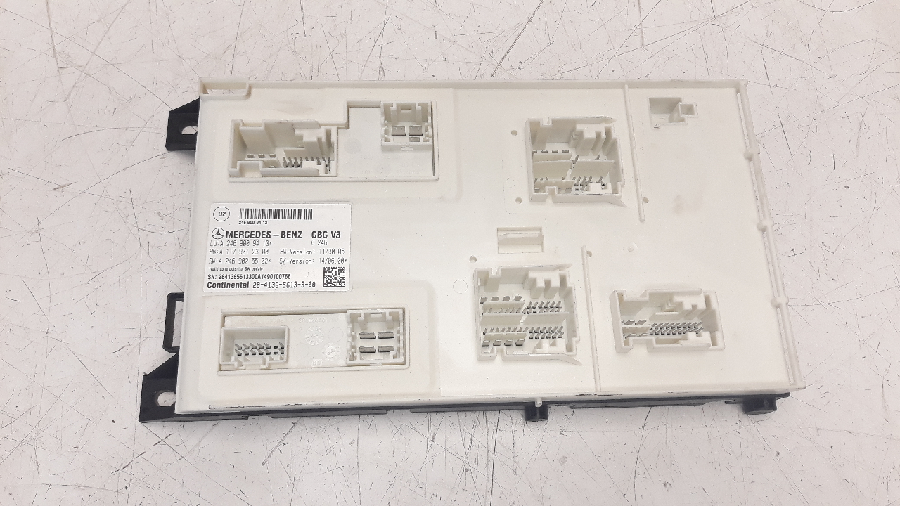 MERCEDES-BENZ GLA-Class X156 (2013-2020) Fuse Box A2469009413 25404197