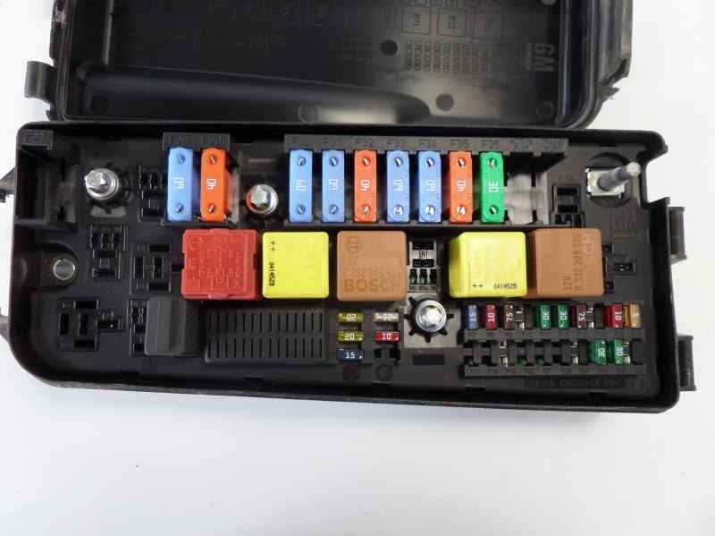 OPEL Vectra C (2002-2005) Fuse Box 13170900 18478361