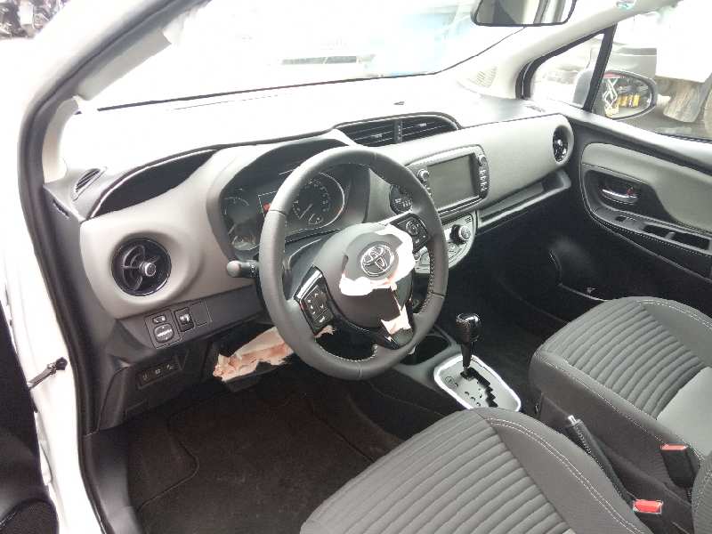 TOYOTA Yaris 3 generation (2010-2019) Стеклоподъемник задней правой двери 857200D120 18623303