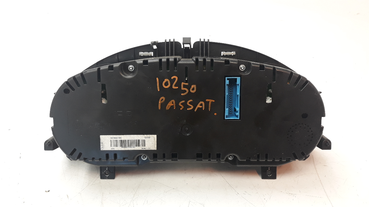 VOLKSWAGEN Passat B7 (2010-2015) Instrumentu panelis/spidometrs 3AA920870P 18705339