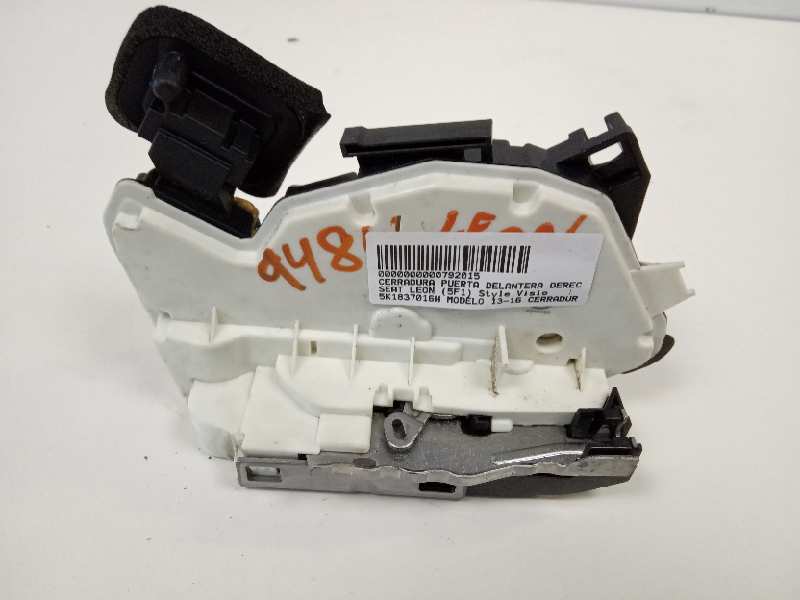 SEAT Toledo 3 generation (2004-2010) Front Right Door Lock 5K1837016H 18590685