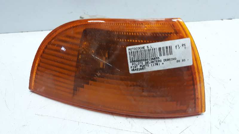 FIAT Punto 1 generation (1993-1999) Front Right Fender Turn Signal 46402657 18419369