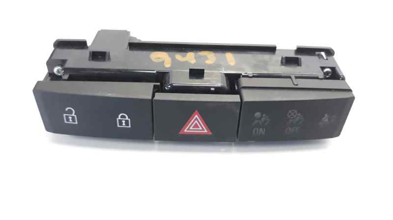 OPEL Astra J (2009-2020) кнопка опасности 13285122 25334484