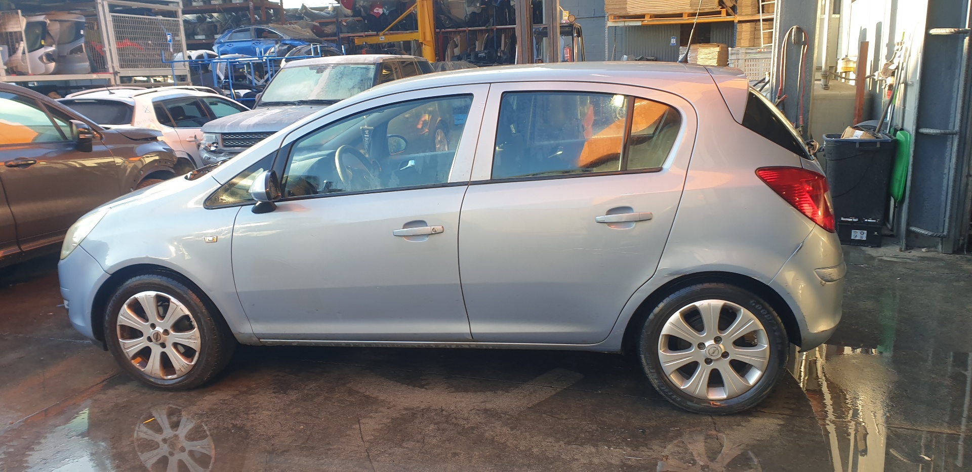 OPEL Corsa D (2006-2020) Bagāžas nodalījuma loga tīrītāja motorīts 13163029 24051175