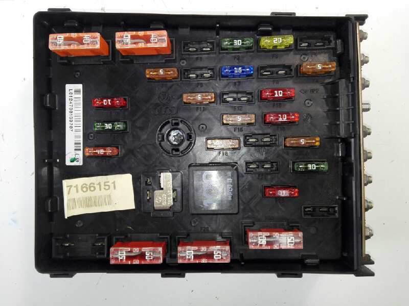 VOLKSWAGEN Passat B6 (2005-2010) Fuse Box 3C0937125 18551976