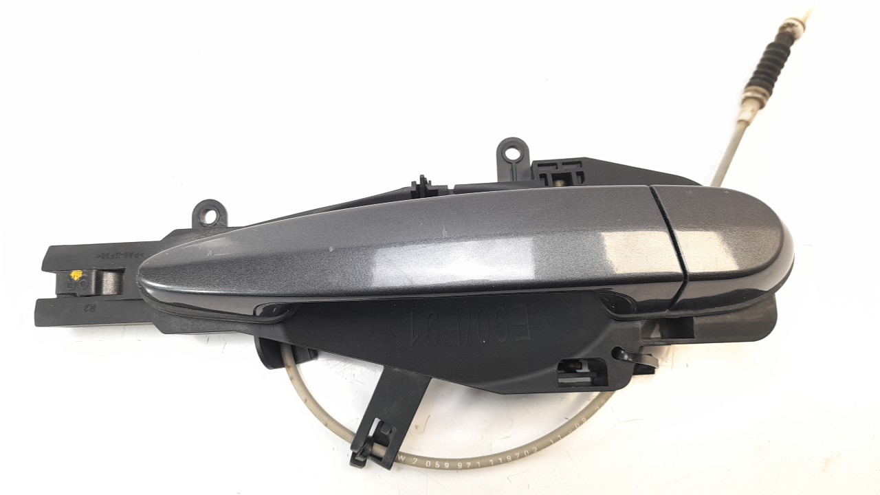 BMW 3 Series E90/E91/E92/E93 (2004-2013) Priekšējo labo durvju ārējais rokturis 51217207540 18768129