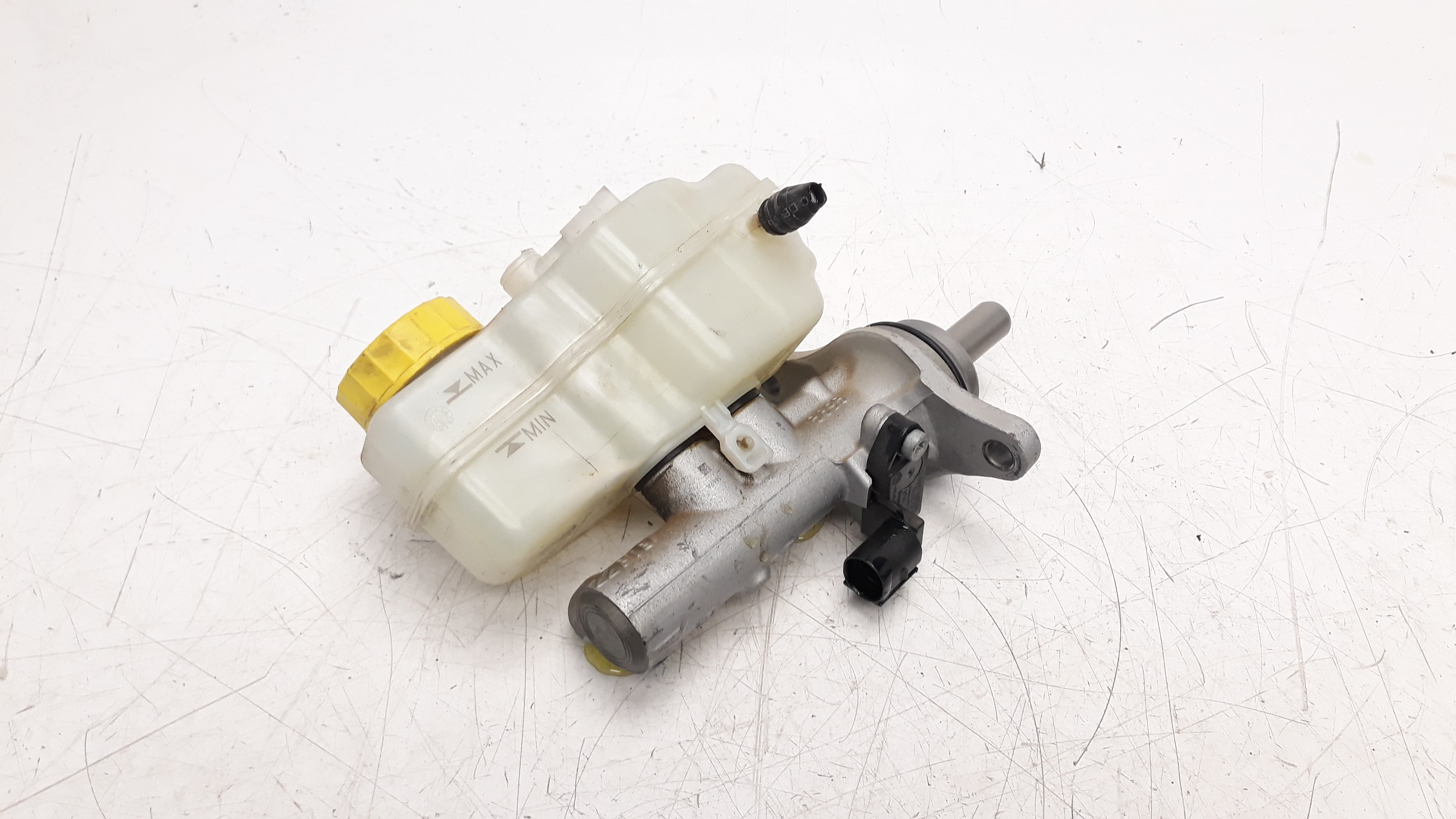 SKODA Yeti 1 generation (2009-2018) Brake Cylinder 6R0611301A 18771171