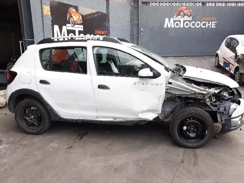 DACIA Sandero 2 generation (2013-2020) Priekšējo kreiso durvju logu pacēlājs 807211440R 22792621