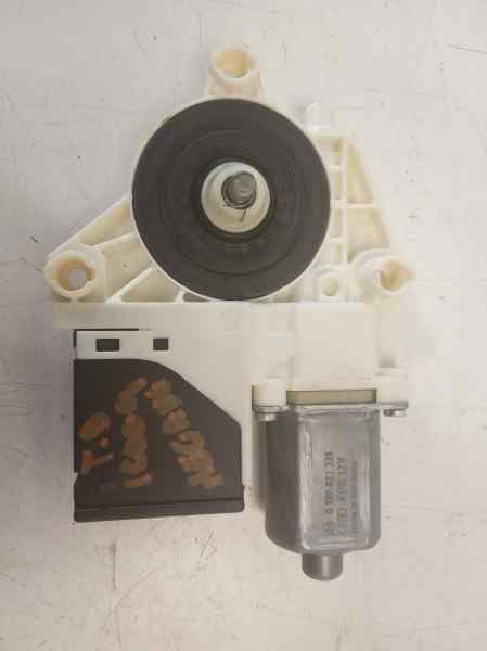 RENAULT Megane 3 generation (2008-2020) Rear Right Door Window Control Motor 827306548R 18677481