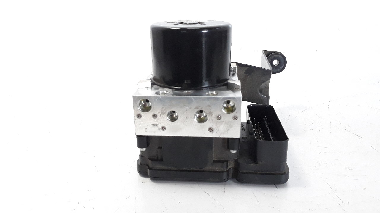 VOLVO V40 2 generation (2012-2020) ABS pumppu P31423315 18747051