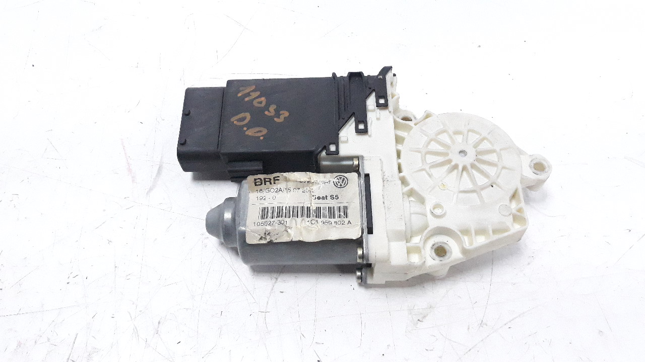 SEAT Toledo 2 generation (1999-2006) Moteur de commande de vitre de porte avant droite 105527301 20796658