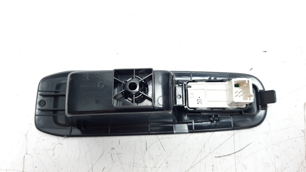 PEUGEOT 308 T9 (2013-2021) Rear Right Door Window Control Switch 96762292ZD 18702329