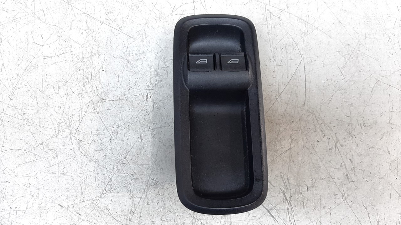 KIA Cerato 2 generation (2009-2013) Commutateur de fenêtre de porte avant gauche 8A6T14A132EC 26818796