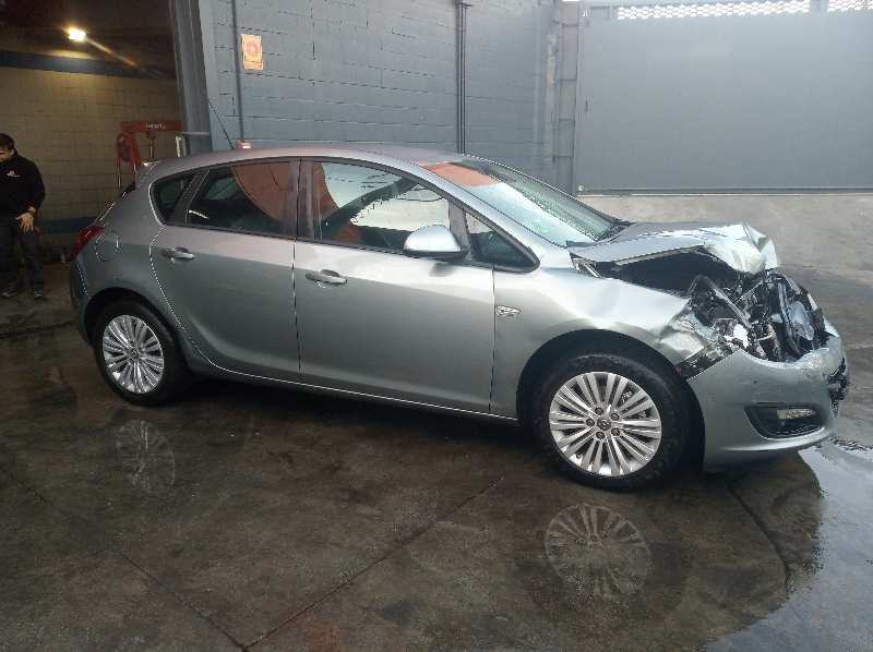 OPEL Astra J (2009-2020) Подкрылок задний левый 13271414 18669799