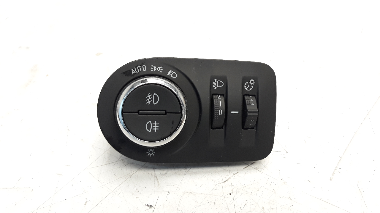 OPEL Grandland X 1 generation (2017-2023) Headlight Switch Control Unit 39085924 24064347