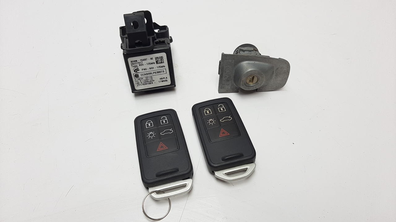 VOLVO V40 2 generation (2012-2020) Ignition Lock AH4N15607AE 18747043