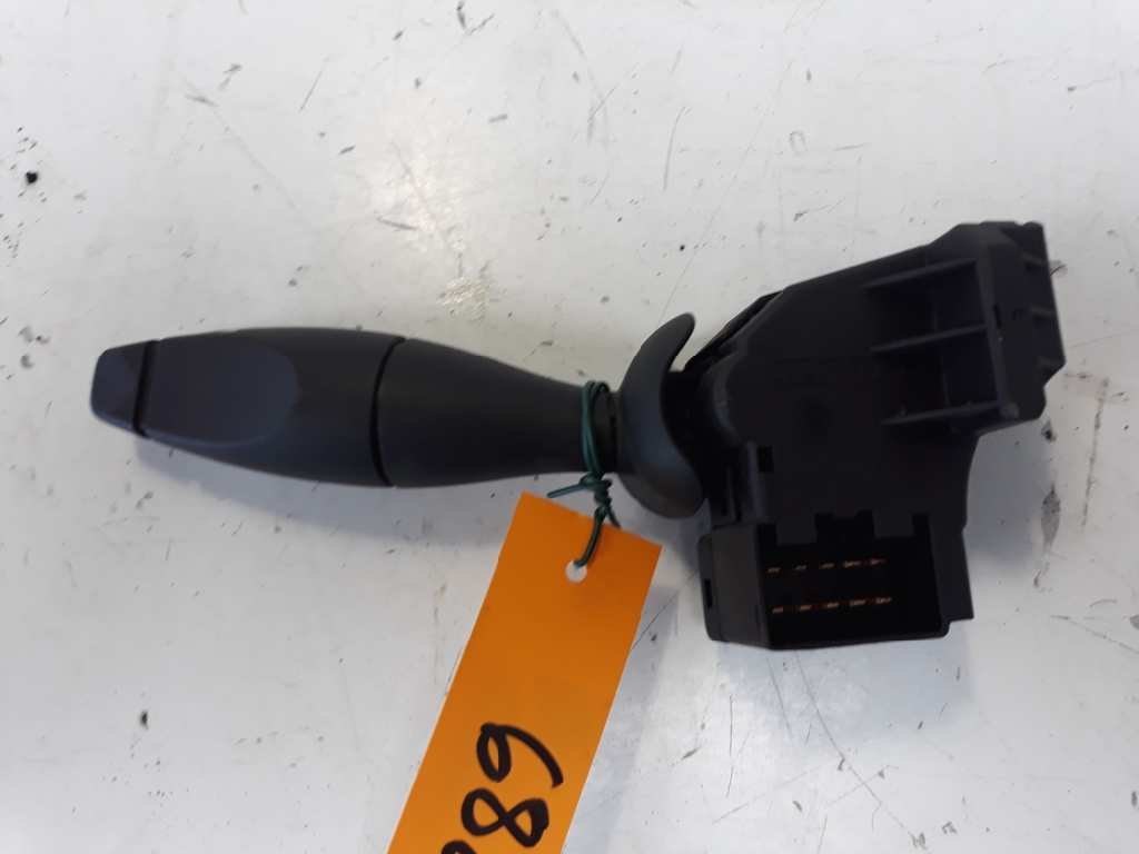 PEUGEOT Focus 1 generation (1998-2010) Indicator Wiper Stalk Switch 98AG17A553CC 18540452