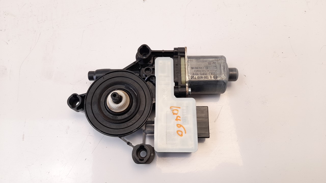 SEAT Leon 3 generation (2012-2020) Rear Left Door Window Control Motor 5Q0959811A 20795764