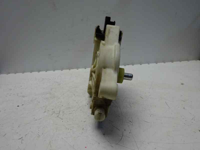 PEUGEOT C4 1 generation (2004-2011) Moteur de commande de vitre de porte arrière droite 0130822238 18494025