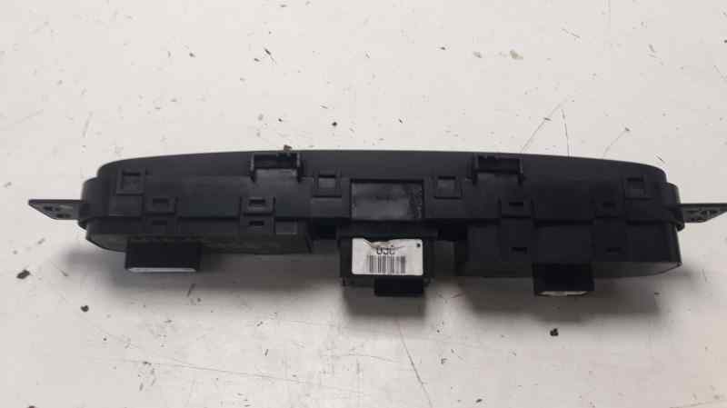 KIA Carens 3 generation (RP) (2013-2019) Hazard button 299105395 18605551