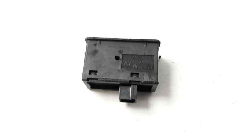 OPEL Astra J (2009-2020) Rear Right Door Window Control Switch 13197131 18702409