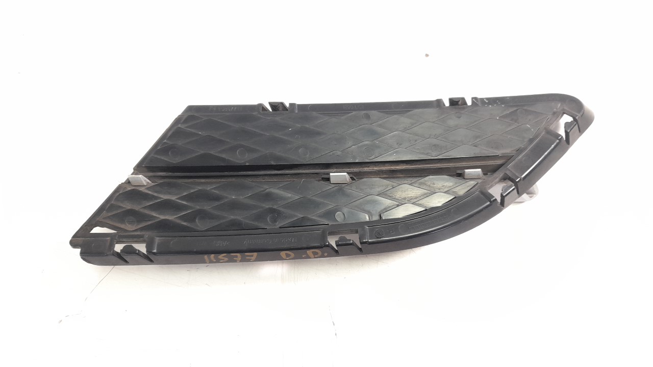 BMW 3 Series E90/E91/E92/E93 (2004-2013) Front Right Grill 51117138418 23976703