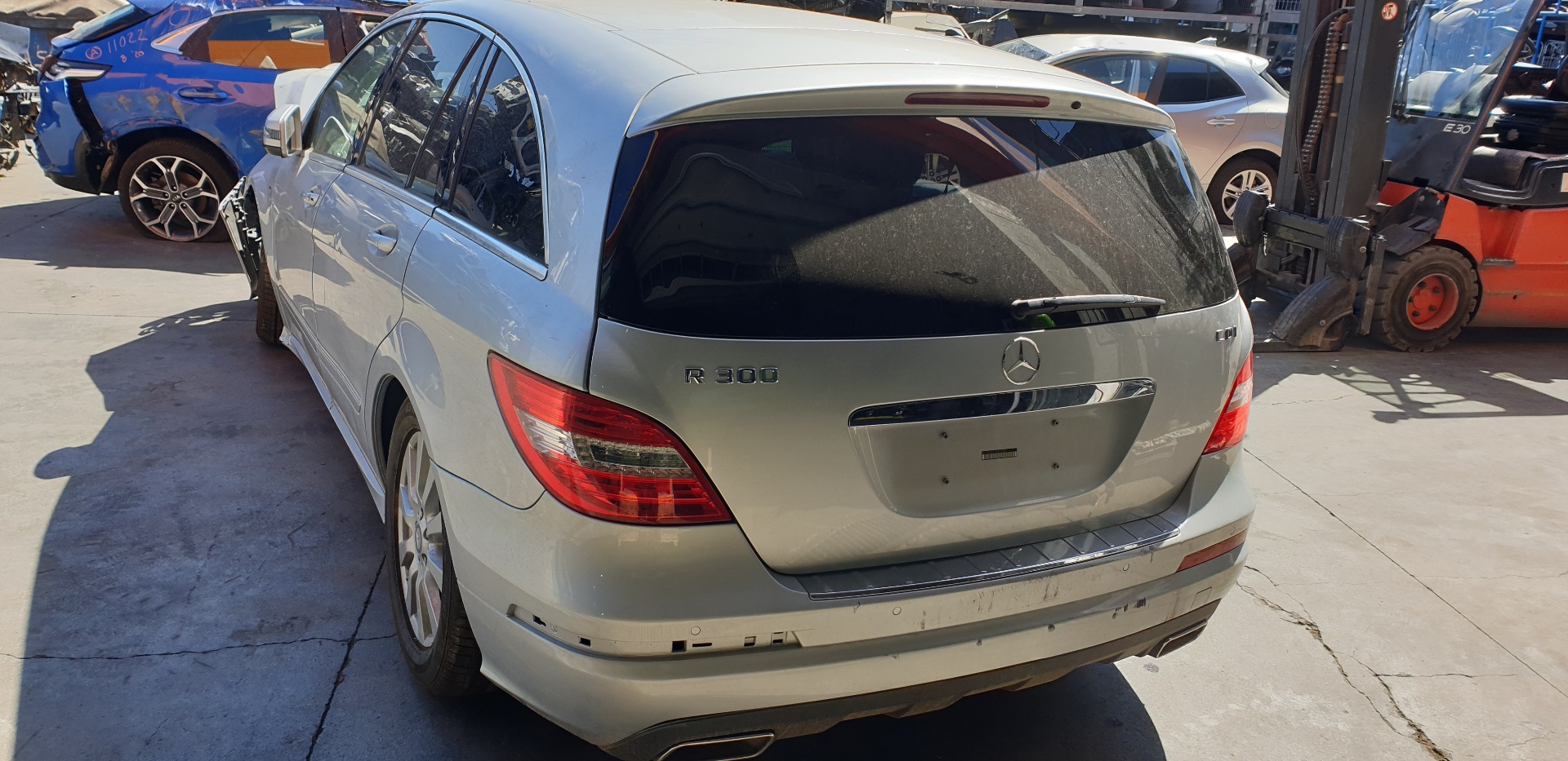 MERCEDES-BENZ R-Class W251 (2005-2017) Other Body Parts A1643000004 21138191